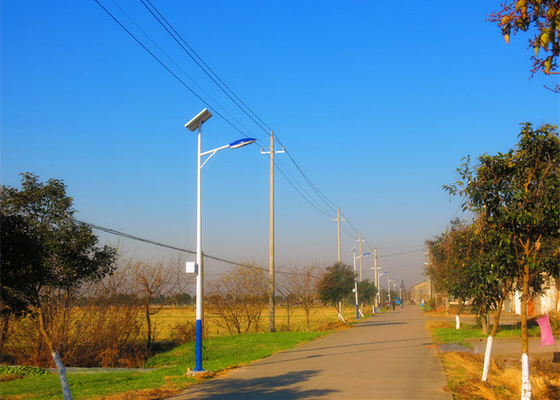 ประเทศจีน Super Bright Solar Dusk To Dawn Street Light, ไฟถนน Led ด้วยแผงโซลาร์เซลล์ 40W 12V / 24V DC ผู้ผลิต